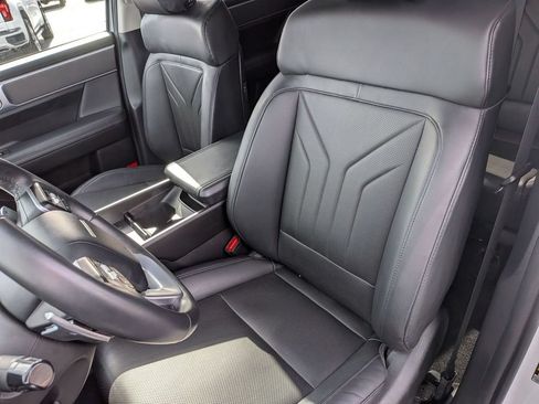 Used 2025 Hyundai Santa Fe SEL AWD/4WD image 15