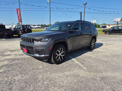 Used 2025 Jeep Grand Cherokee L Limited w/ Luxury Tech Group II AWD/4WD image 7