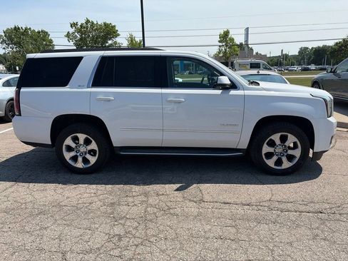 Used 2017 GMC Yukon SLT w/ Premium Edition AWD/4WD image 4