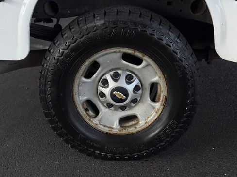 Used 2011 Chevrolet Silverado 2500 W/T AWD/4WD image 55