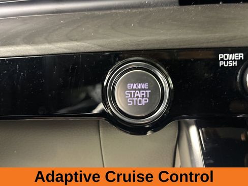 Used 2024 Kia Carnival EX image 14