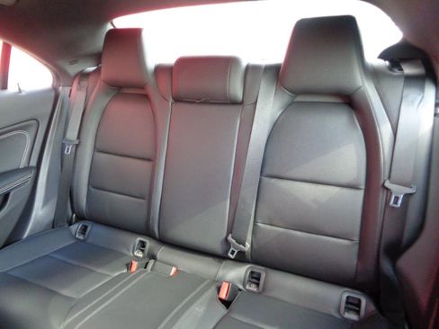 Used 2014 Mercedes-Benz CLA 250 4MATIC image 8