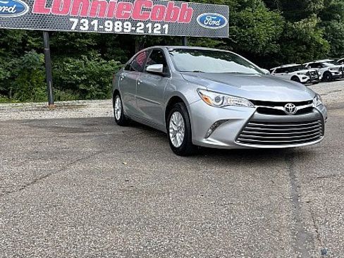 Used 2017 Toyota Camry LE FWD image 1