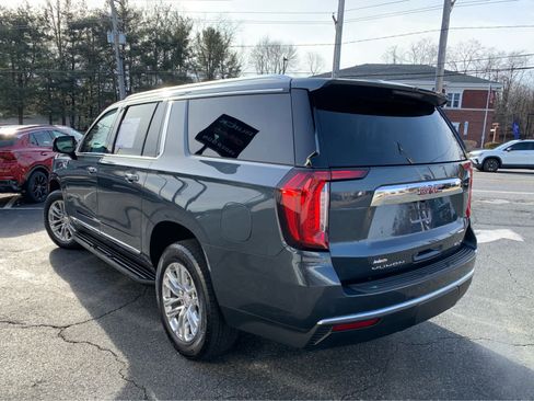 Used 2021 GMC Yukon XL SLT w/ SLT Premium Package image 4
