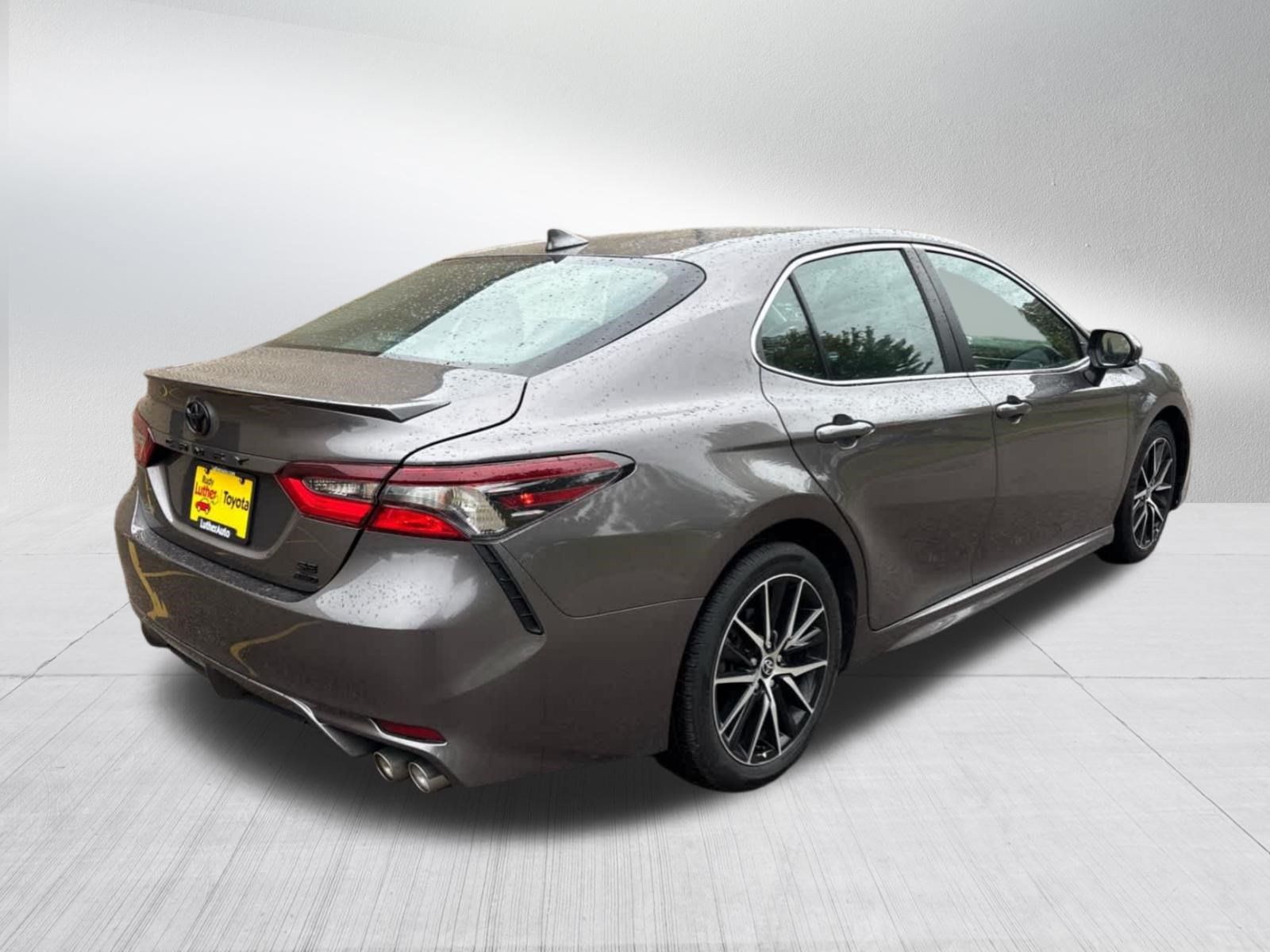 Used 2023 Toyota Camry SE w/ Cold Weather Package AWD/4WD image 6