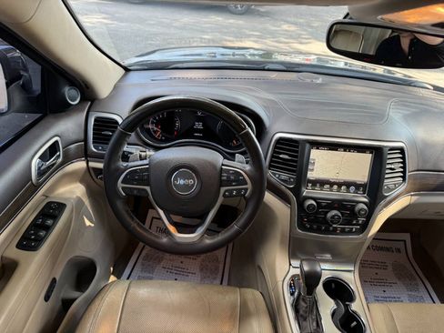 Used 2017 Jeep Grand Cherokee Overland w/ Jeep Active Safety Group AWD/4WD image 49
