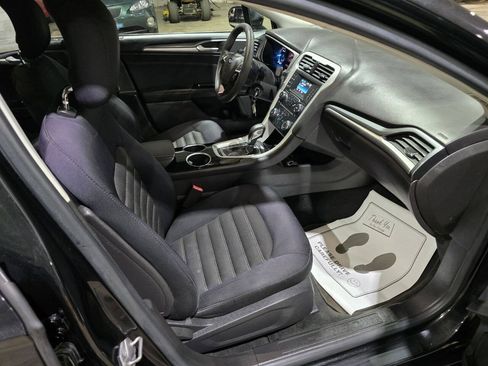 Used 2014 Ford Fusion SE FWD image 30