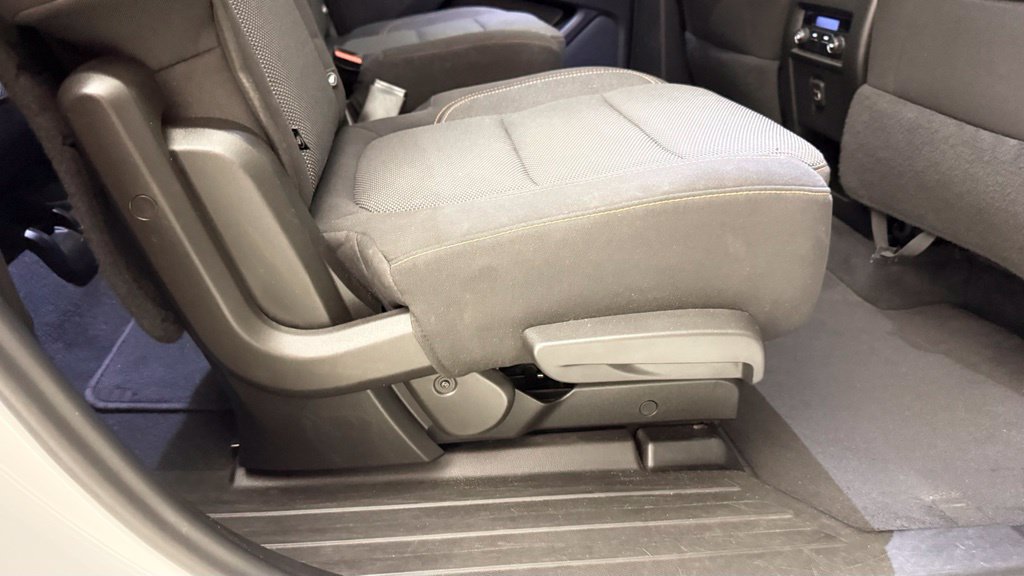 Used 2021 Chevrolet Traverse LT FWD image 37