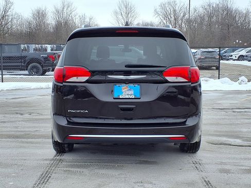 Used 2018 Chrysler Pacifica Touring-L Plus image 26