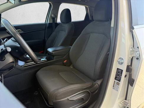 Used 2023 Kia Sportage LX FWD image 11