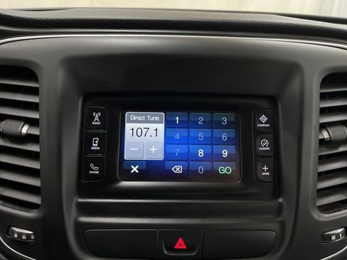 Used 2015 Chrysler 200 Limited w/ Convenience Group image 35