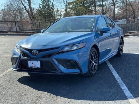 Used 2023 Toyota Camry SE image 10
