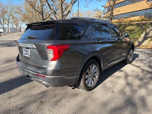 Used 2020 Ford Explorer Limited w/ Class III Trailer Tow Package image 4
