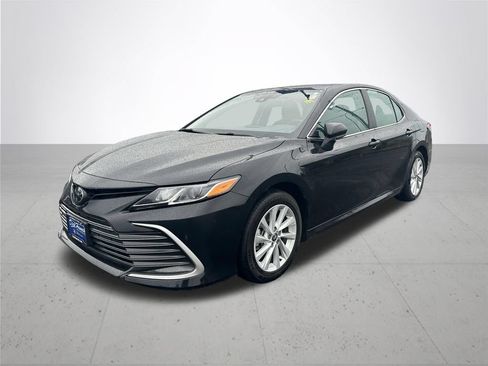 Used 2024 Toyota Camry LE FWD image 2