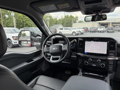 New 2026 Ford F250 Lariat w/ Black Appearance Package image 16