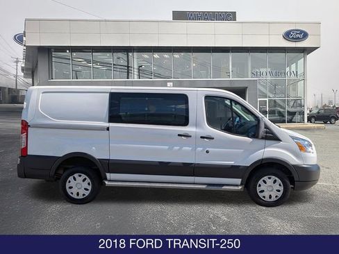 Used 2018 Ford Transit 250 130 Low Roof w/ Exterior Upgrade Package RWD image 9