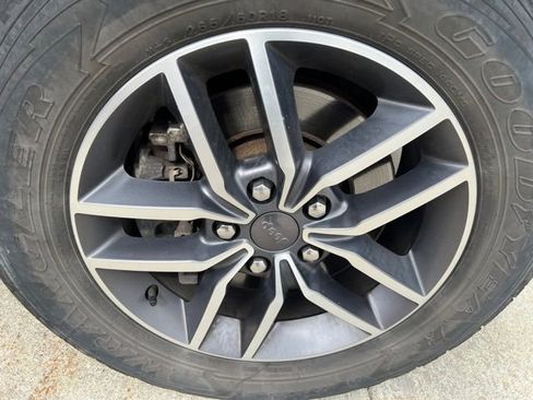 Certified 2021 Jeep Grand Cherokee Limited AWD/4WD image 8