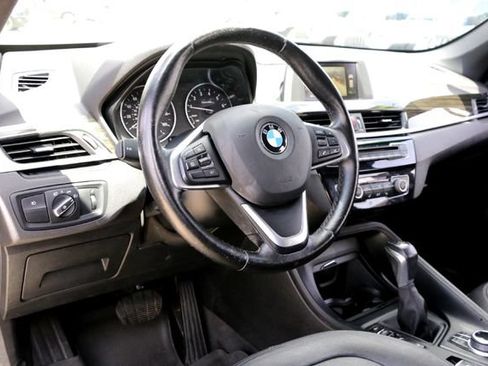 Used 2017 BMW X1 xDrive28i AWD/4WD image 9