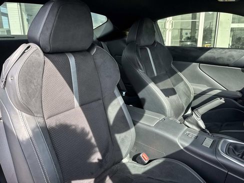 Used 2023 Toyota GR86 Premium image 11