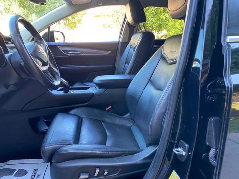 Used 2017 Cadillac XT5 Premium Luxury FWD image 31