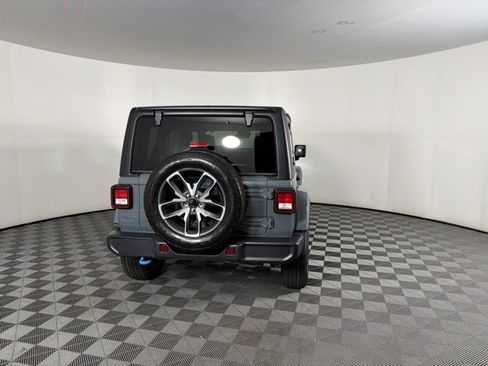 Used 2024 Jeep Wrangler Unlimited w/ Convenience Group AWD/4WD image 9