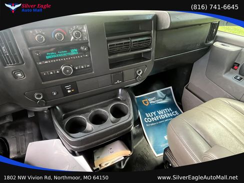 Used 2017 Chevrolet Express 2500 RWD image 18