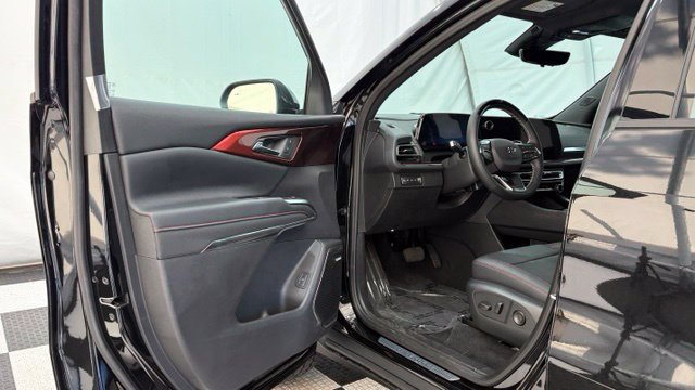 New 2026 Chevrolet Traverse Z71 w/ Enhanced Driving Package AWD/4WD image 41