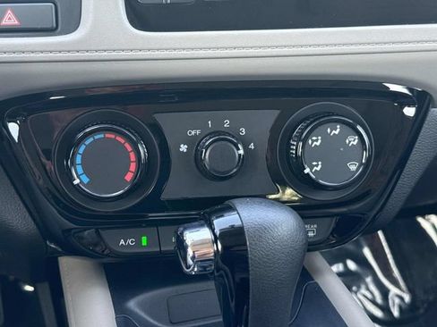 Certified 2021 Honda HR-V LX image 21