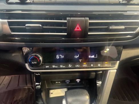 Certified 2023 Kia Seltos S w/ Navigation Package AWD/4WD image 15