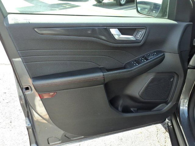 Used 2024 Ford Escape ST-Line w/ Tech Pack #1 AWD/4WD image 17