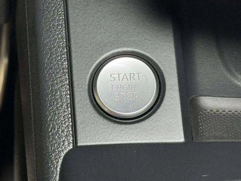 Used 2017 Audi A4 2.0T Premium w/ Audi MMI Navigation Plus image 13