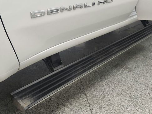 Used 2024 GMC Sierra 3500 Denali Ultimate AWD/4WD image 15
