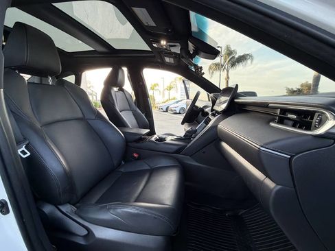 Used 2024 Toyota Venza Nightshade image 21