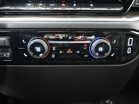 Used 2022 Chevrolet Silverado 1500 LT AWD/4WD image 30