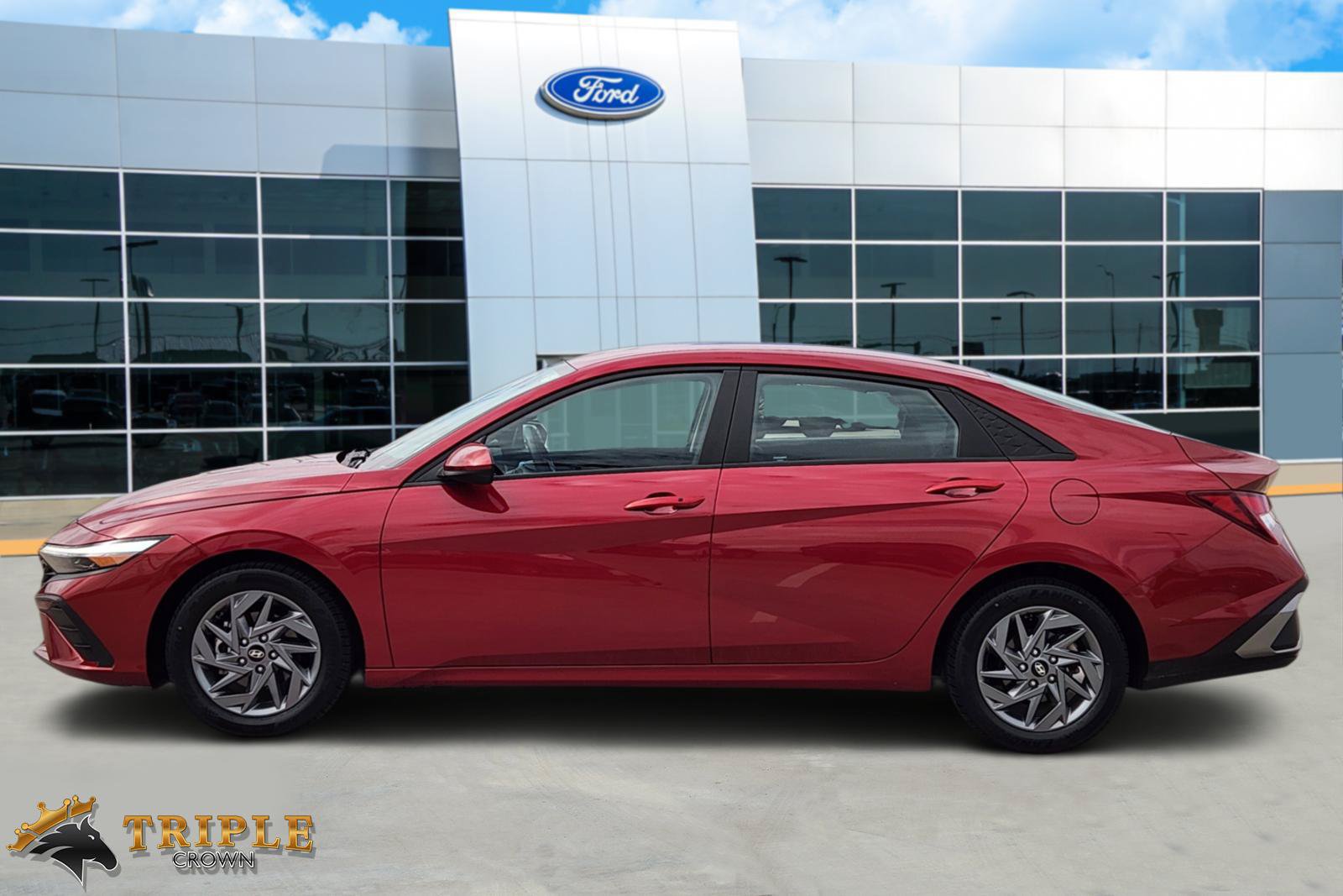 Used 2024 Hyundai Elantra SEL FWD image 3