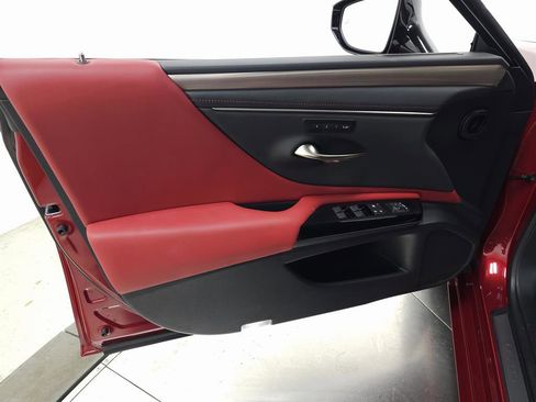 Certified 2025 Lexus ES 300h F Sport image 13