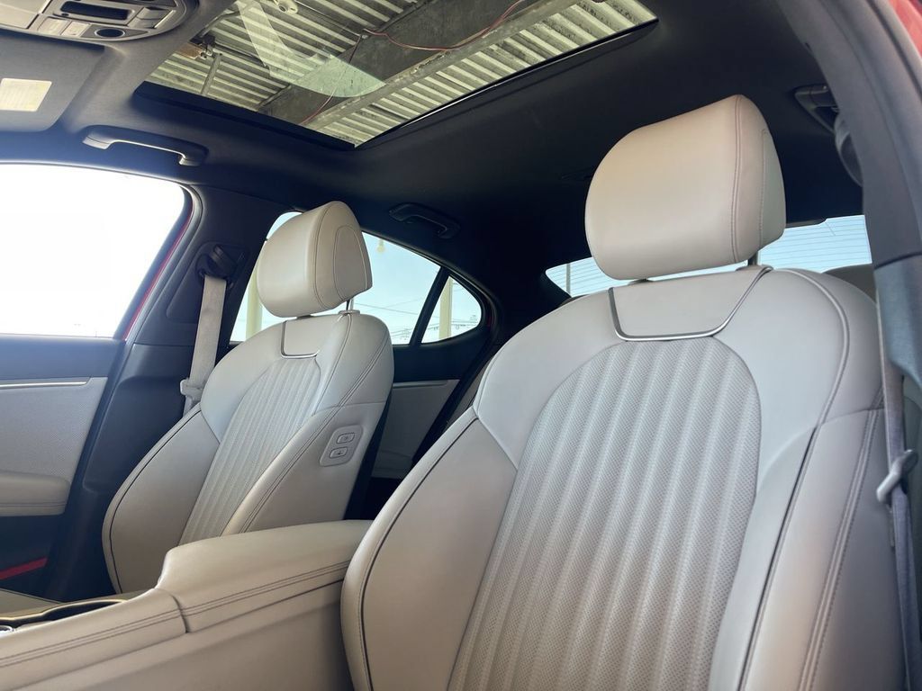 Used 2022 Genesis G70 2.0T w/ Prestige Package RWD image 19
