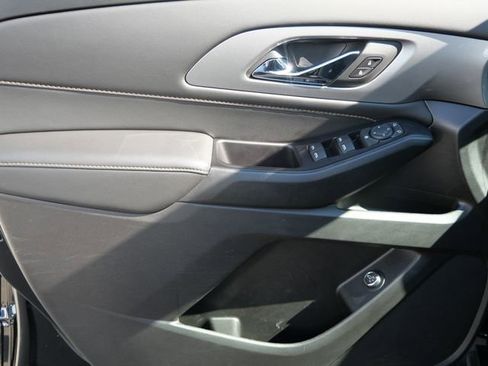 Used 2020 Chevrolet Traverse LT w/ LPO, Blackout Package image 12