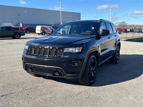 Used 2019 Jeep Grand Cherokee Laredo image 9