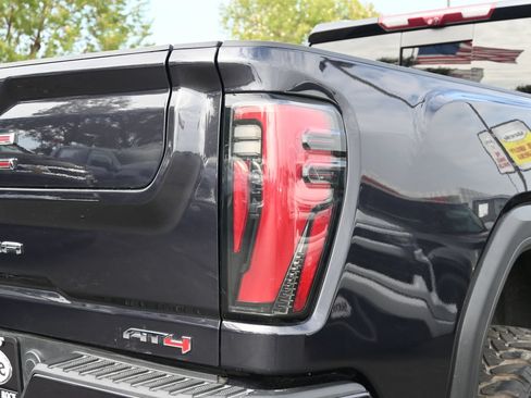 Used 2024 GMC Sierra 2500 AT4 w/ AT4 Premium Plus Package AWD/4WD image 21