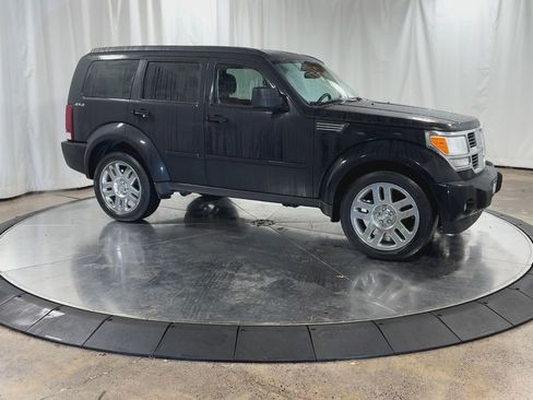 Used 2010 Dodge Nitro SE image 3