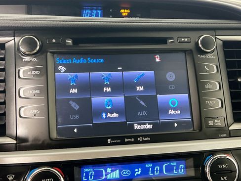 Used 2018 Toyota Highlander XLE AWD/4WD image 28
