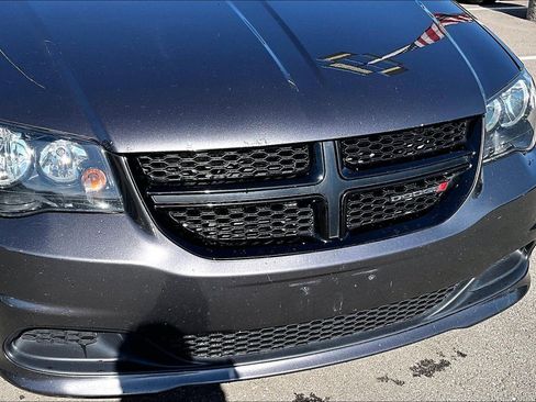Used 2017 Dodge Grand Caravan SE FWD image 30