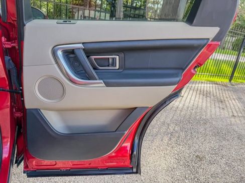 Used 2018 Land Rover Discovery Sport HSE image 22