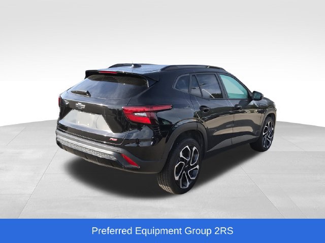 Used 2025 Chevrolet Trax RS w/ Sunroof Package FWD image 2