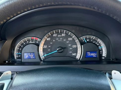 Used 2012 Toyota Camry SE w/ Leather Pkg FWD image 19