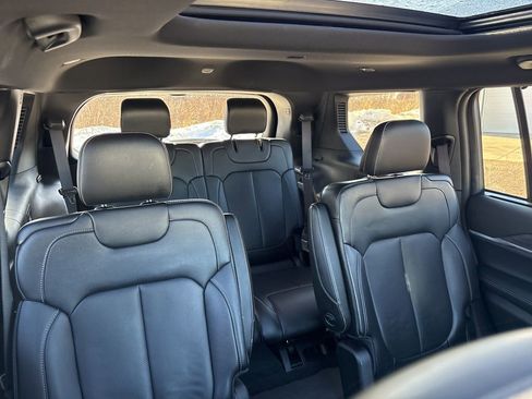 Used 2024 Jeep Grand Cherokee L Limited w/ Luxury Tech Group II image 24