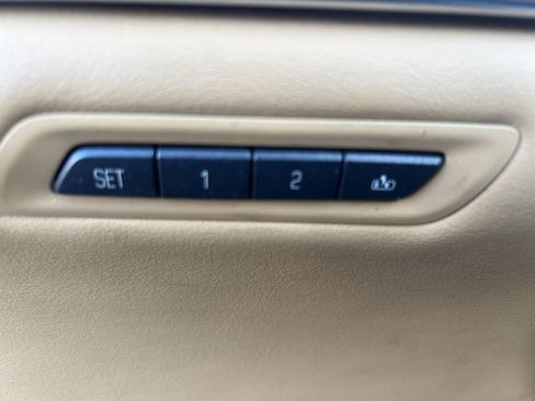 Used 2013 Cadillac XTS Luxury image 19