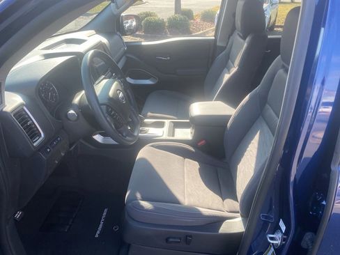 Used 2022 Nissan Frontier SV image 15