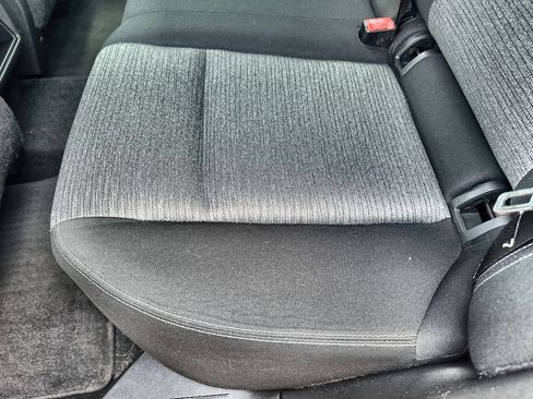 Used 2021 Nissan Rogue S FWD image 17